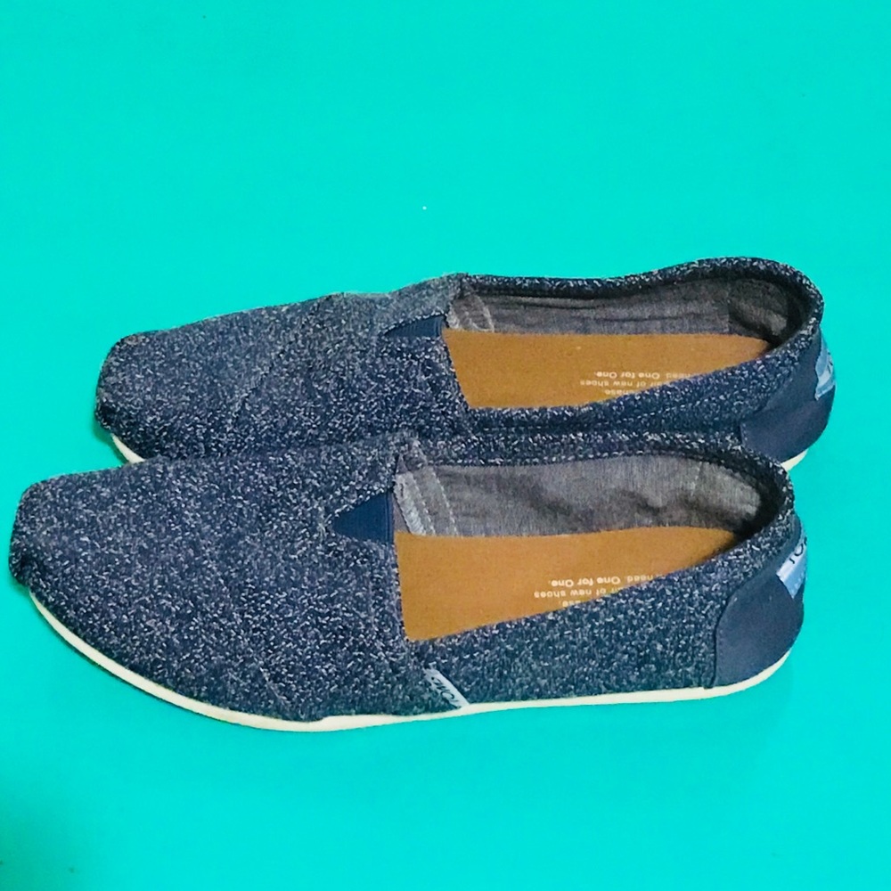 TOMS Slip On Flats Used 7.5